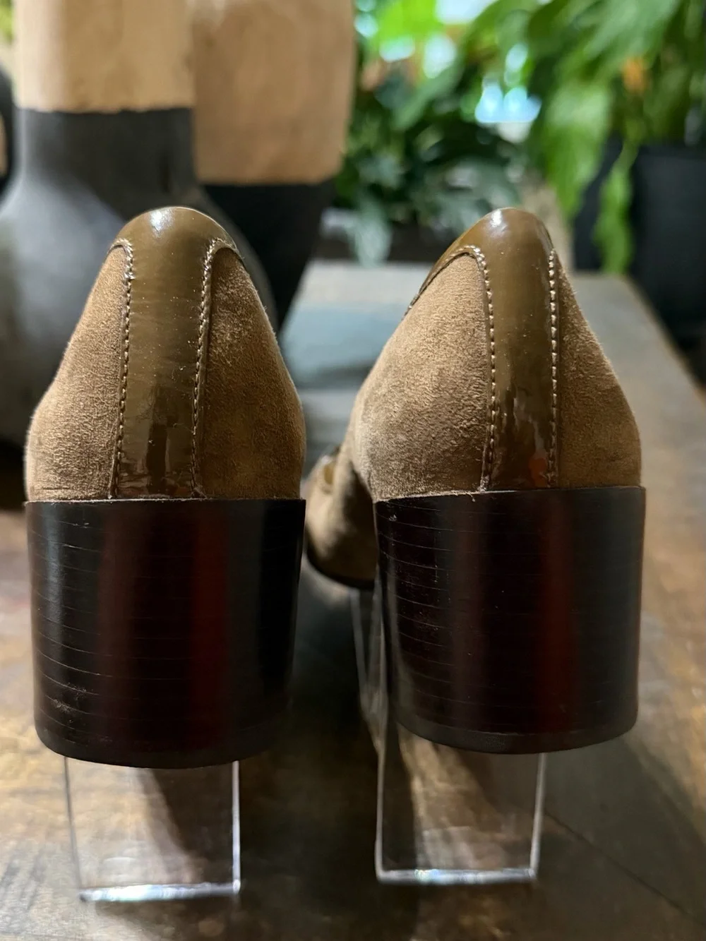 Tory Burch Helen Brown Taupe Suede Leather Pumps 7M Gold Double T